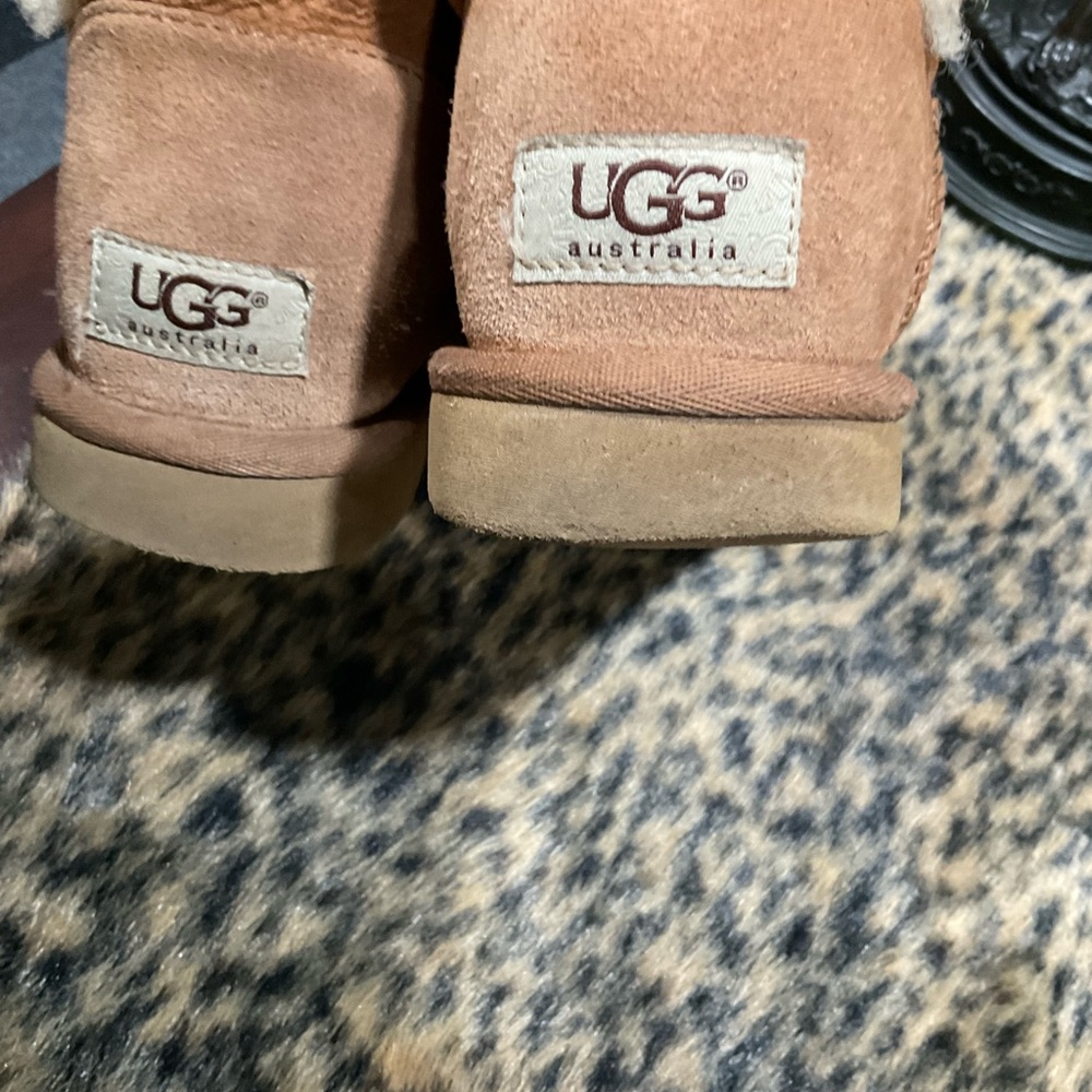 UGG BAILEY BUTTON MINI BOOTS - Picture 6 of 10